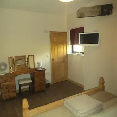 Garras Farm Bed & Breakfast *