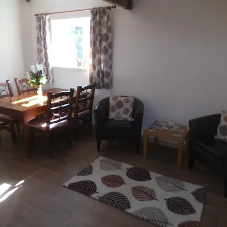 Garras Farm Bed & Breakfast *